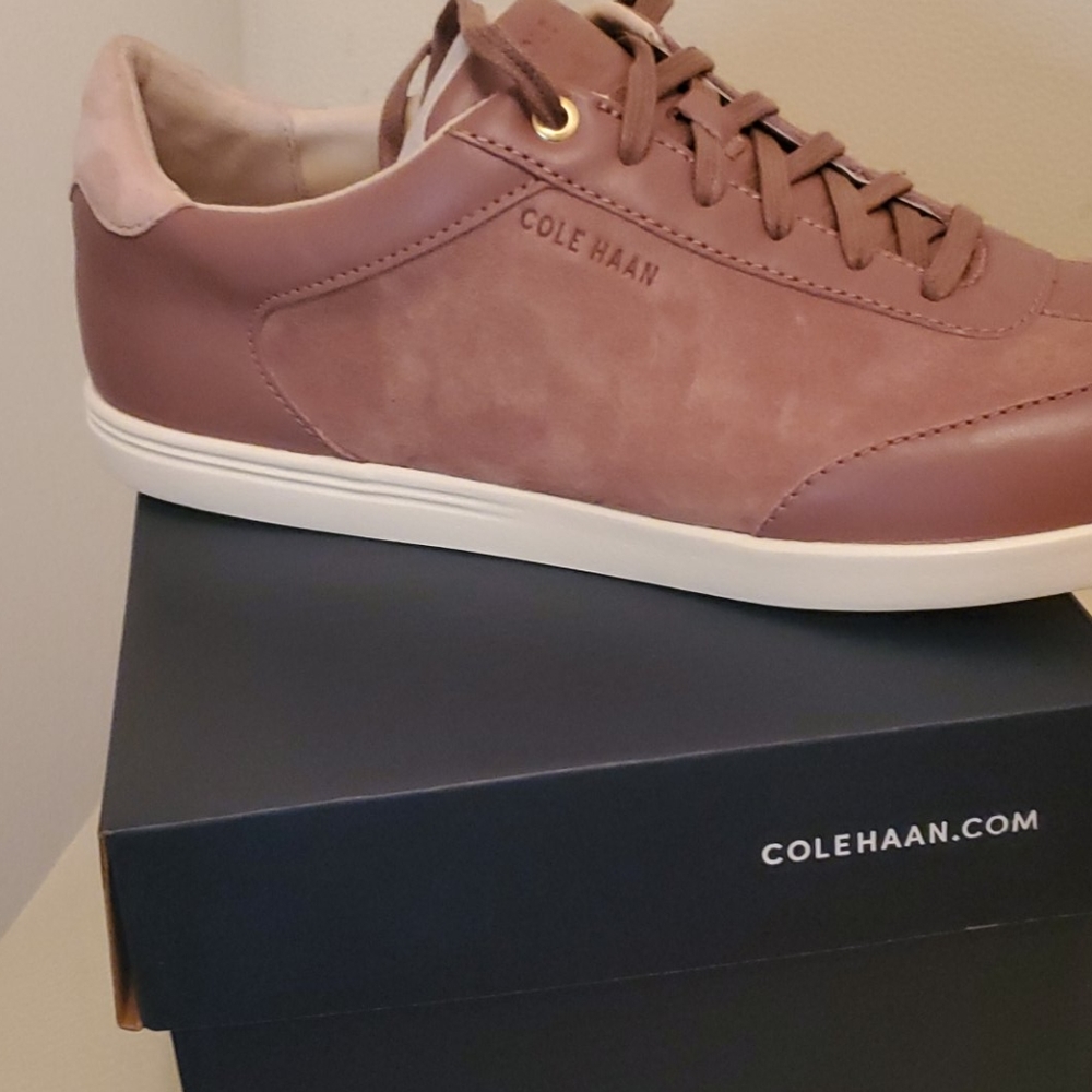 Shoes - Picture 2 of 4